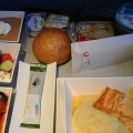 イスタンブールー成田のトルコ航空の機内食／エコノミークラスの写真1